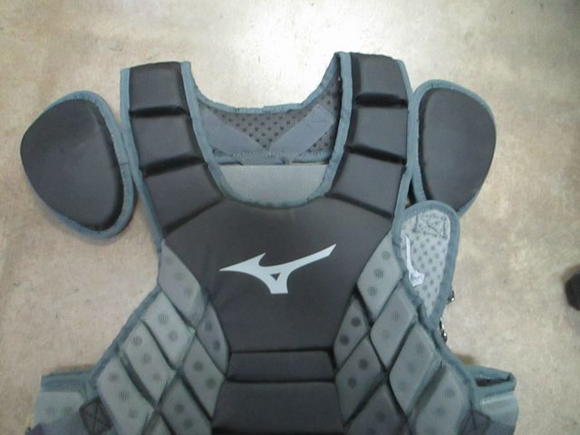 Load image into Gallery viewer, Mizuno Samurai Catchers Chest Protector Adult 15" Black/Grey
