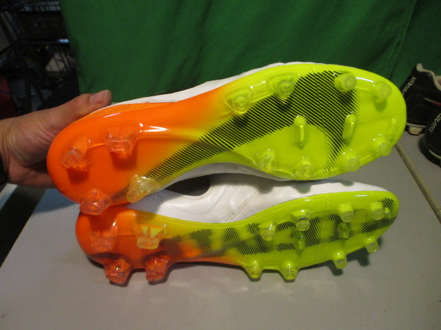 Load image into Gallery viewer, Used Nike Tiempo ACC Size 11.5 Soccer Cleats
