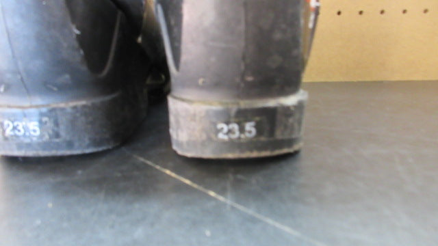 Load image into Gallery viewer, Used Nordica GP TJ Junior Ski Boots - Size 23.5
