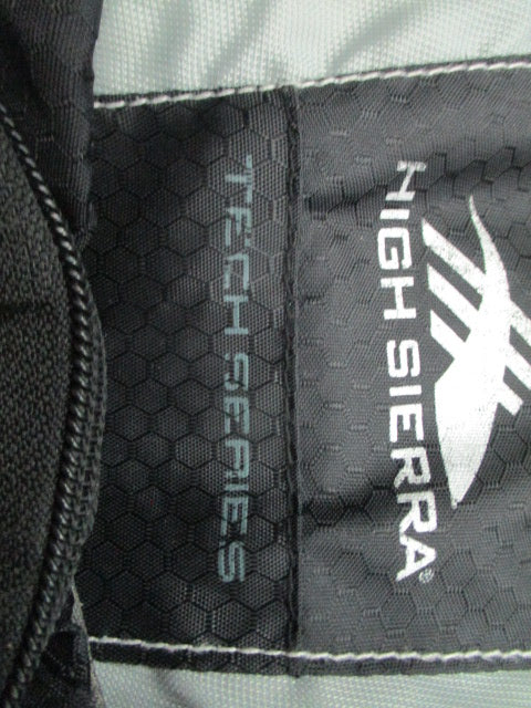Used High Sierra Tech Series Camelback 2L