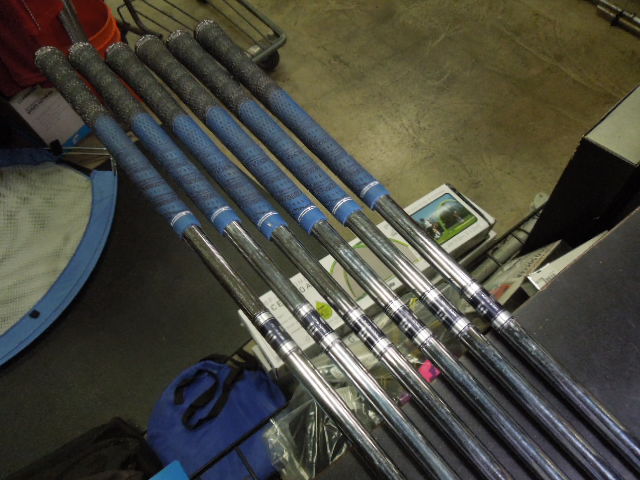 Load image into Gallery viewer, Used Mizuno MP-60 Cut Muscle 6pc Right Hand Blade Irons 4-9 + PW No 6 Iron
