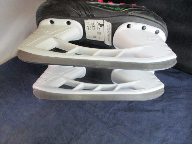 Load image into Gallery viewer, Used Bauer XLS Hockey Skates Size Youth
