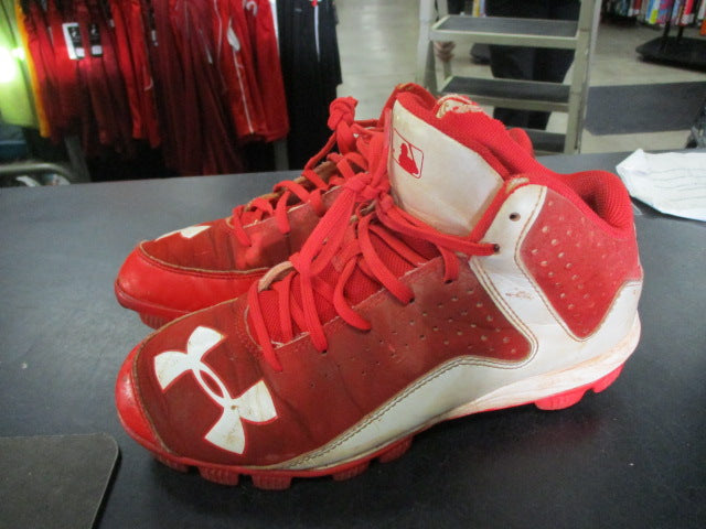 Load image into Gallery viewer, Used Under Armour Leadoff Mid Size Youth 4.5 Cleats
