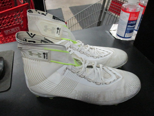 Load image into Gallery viewer, Used Under Armour Football Cleats Size 12
