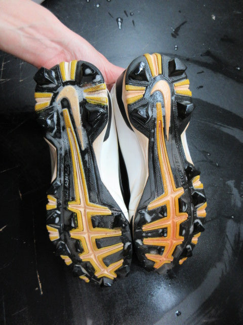 Load image into Gallery viewer, Used Nike Air Huarache Mid Baseball Cleats - Size Youth 4.5
