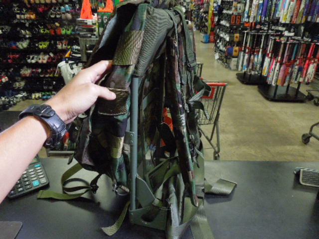 Load image into Gallery viewer, Like New US Surplus Alice Field Pack
