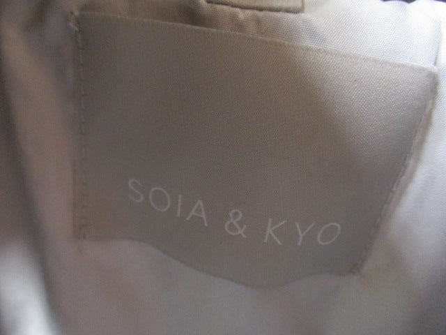 Load image into Gallery viewer, Used Soia &amp; Kyo Short Down Coat Adult Size Medium

