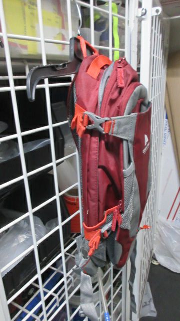 Load image into Gallery viewer, Used Ozark Trail Finley Creek Hydration Backpack w/ Bladder
