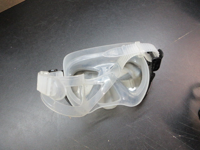 Load image into Gallery viewer, Used U.S Divers Scuba Mask
