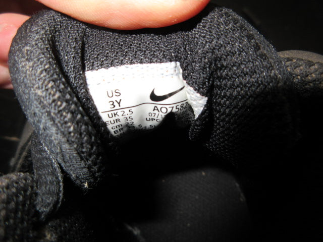 Load image into Gallery viewer, Used Nike Alpha Huarache Keystone Mid Baseball Cleats - Size Youth 3
