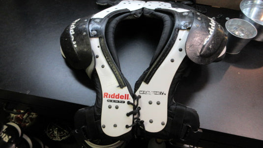 Used Riddell Warrior 11X - Size YTH XL 14-15