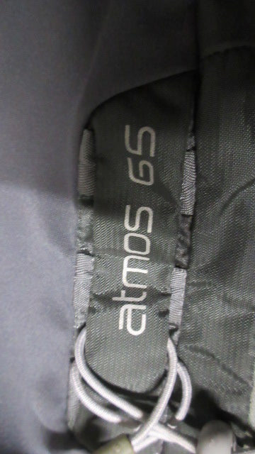 Load image into Gallery viewer, Used Osprey Atmos 65 Backpack Size Small
