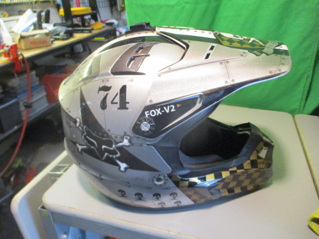 Load image into Gallery viewer, Used Fox V2 Pilot Medium 57-58cm Motorcross Helmet
