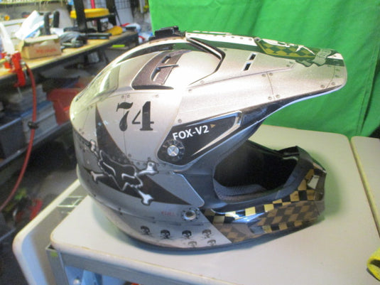 Used Fox V2 Pilot Medium 57-58cm Motorcross Helmet