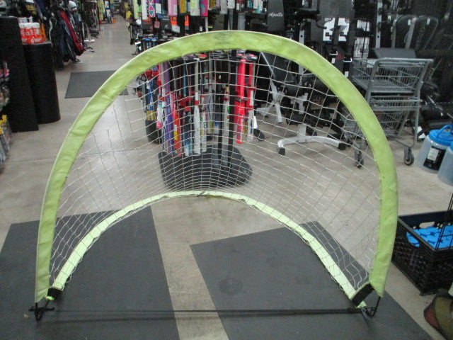 Load image into Gallery viewer, Used Umbro 6' X 4' Pop Up Soccer Goal
