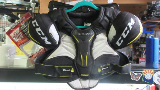 Used CCM Tacks 9060 Shoulder Pads - Jr