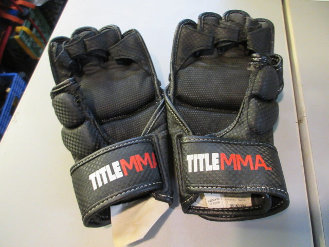 Load image into Gallery viewer, Used Title MMA Gloves Size Large

