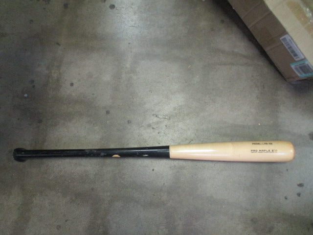 Load image into Gallery viewer, Used Axe Pro Maple 271 Model L118-32 32&quot; Wood Bat
