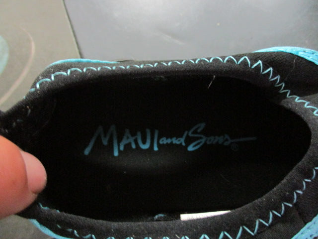 Load image into Gallery viewer, Used Maui And Sons Size 7 Water Shoes

