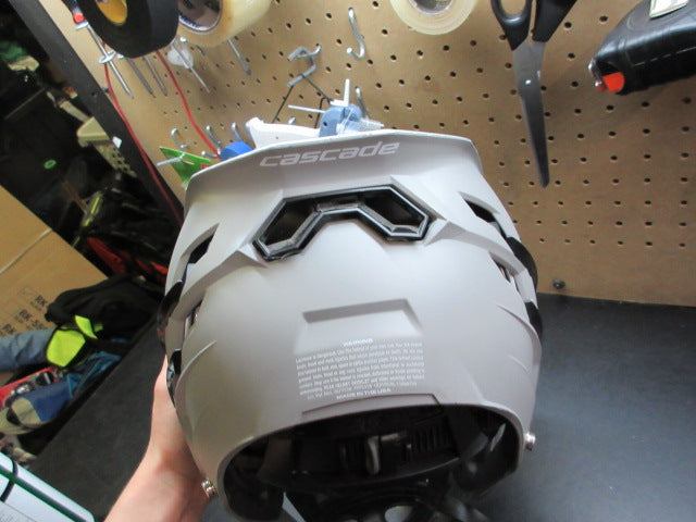 Load image into Gallery viewer, Used Cascade XRS Lacrosse Helmet
