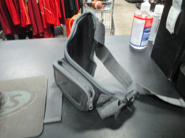 Load image into Gallery viewer, Used Outdoors Products Camping/Hiking Fanny Pack
