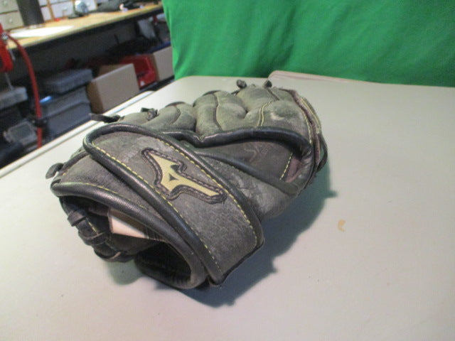 Load image into Gallery viewer, Used Mizuno Fastpitch Prospect 12&quot; Glove - RHT
