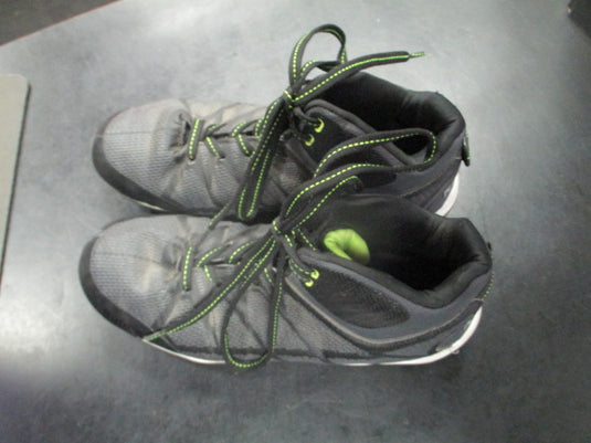 Used Riddell Size 4 Football Cleats