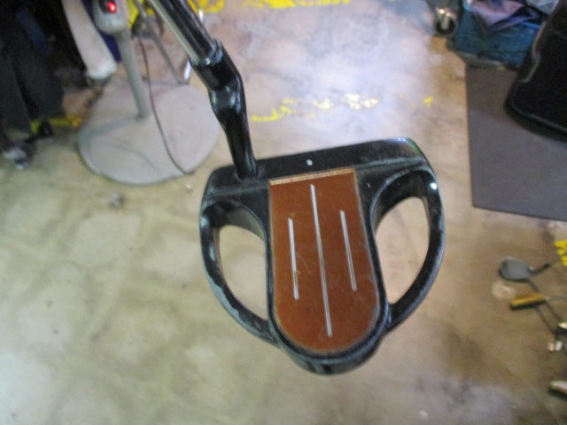 Load image into Gallery viewer, Used Alien AAQ7 RH Putter34&quot;
