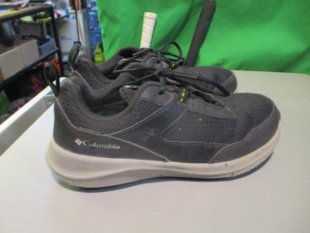 Load image into Gallery viewer, Used Columbia Size 3 Hiking Shoes
