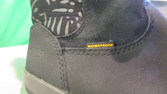 Load image into Gallery viewer, Used Keen Moxie Tall Waterproof Youth Size 1Y Boots
