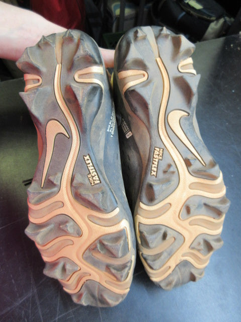 Used Nike Hyperdiamond Softball Cleats - Size 8.5