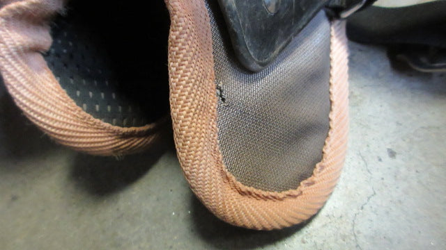 Load image into Gallery viewer, Used Wilson C1K Shin Guards Size Adult
