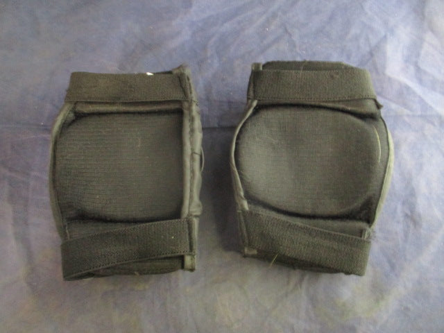 Load image into Gallery viewer, Used Razor Knee Pads Youth Size Medium
