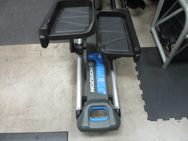 Load image into Gallery viewer, Used Horizon Evolve 5 Feather Light Folding Elliptical
