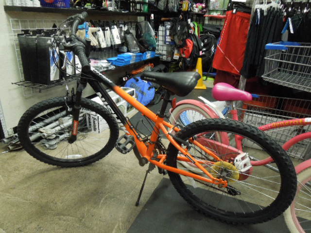 Load image into Gallery viewer, Used Nishiki Pueblo 24'' 21 Speed Youth Mountain Bike
