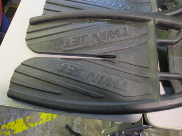 Load image into Gallery viewer, Used ScubaPro Twin Jet XL Dive Fins
