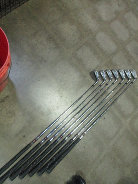 Used TaylorMade R7 XD RH 5-PW-SW IRON SET