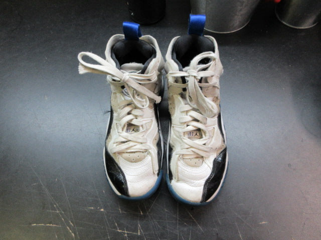 Load image into Gallery viewer, Used Nike Air Jordan Jumpman Basketball Shoes - Size Youth 4
