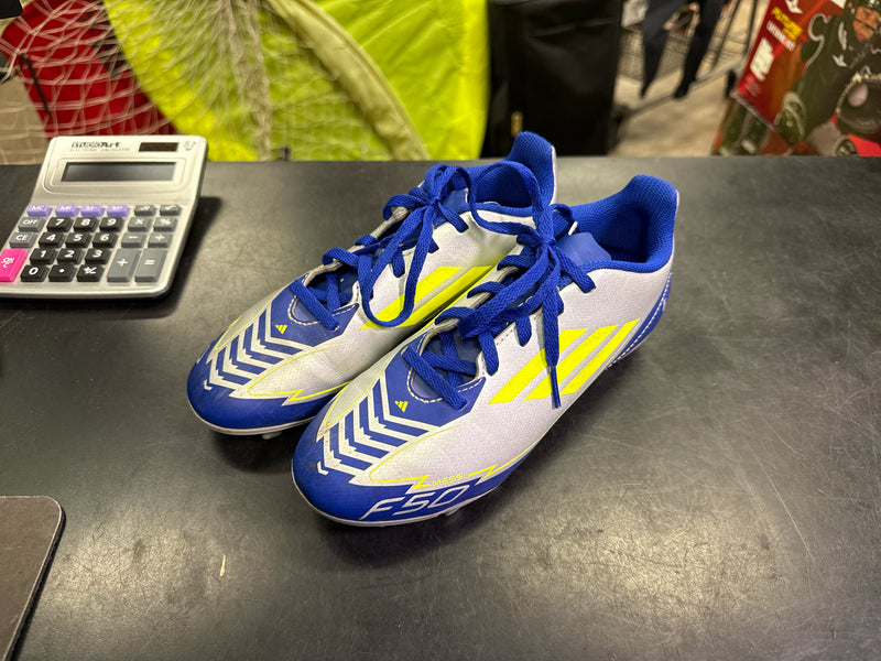 Load image into Gallery viewer, Used Adidas F50 Messi Cleats Size 3
