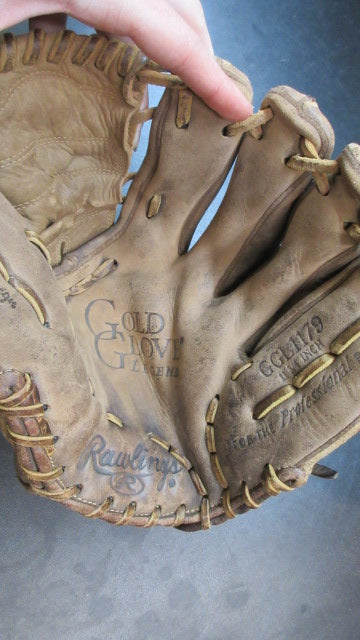 Load image into Gallery viewer, Used Rawlings Gold Glove Legend 11 3/4&quot; Glove - RHT
