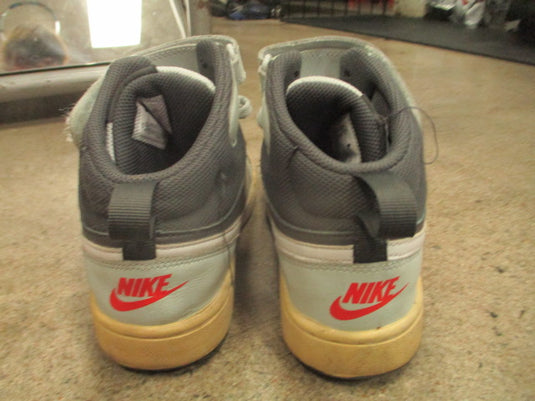 Used Nike Gray Basketball Shoes Size 5.5
