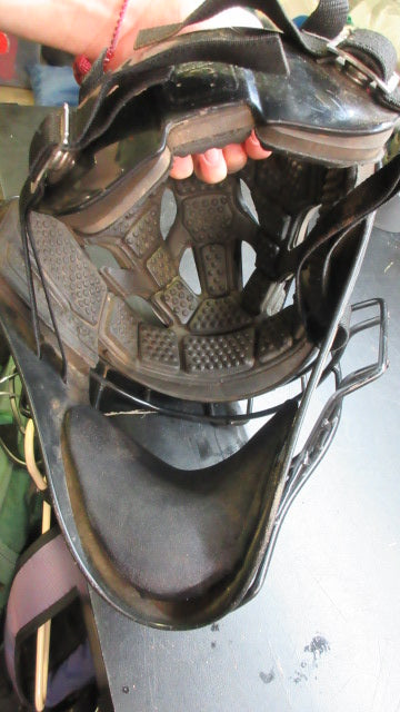 Load image into Gallery viewer, Used ProNine ProLine Baseball Catcher's Helmet - Youth
