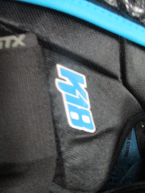 Load image into Gallery viewer, Used STX K18 Size Small Lacrosse Shoulder Pads
