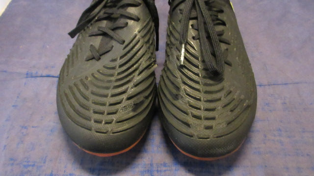 Load image into Gallery viewer, Used Adidas Predator Soccer Cleats Youth Size 5.5 - wear
