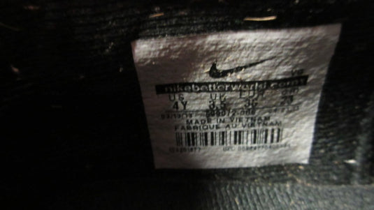 Used Nike Soccer Cleats Size Youth 4 - Black