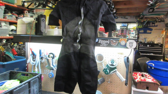 Used Body Glove Shorty Wetsuit - Size 9/10