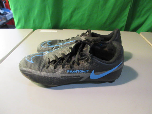 Load image into Gallery viewer, Used Nike Phantom Youth Size 5 Soccer Cleats
