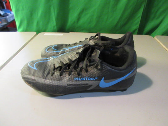 Used Nike Phantom Youth Size 5 Soccer Cleats