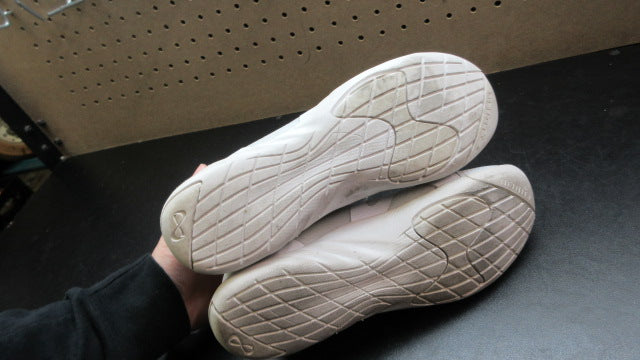 Load image into Gallery viewer, Used Nfinity Beast Mid-Top Cheer Shoes - Size 7.5
