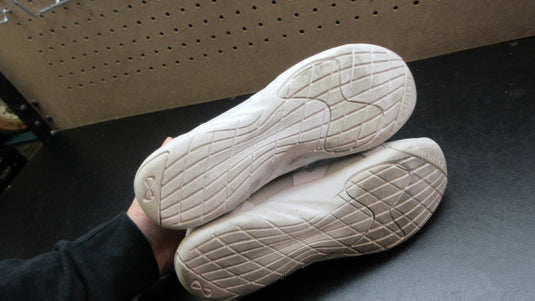 Used Nfinity Beast Mid-Top Cheer Shoes - Size 7.5